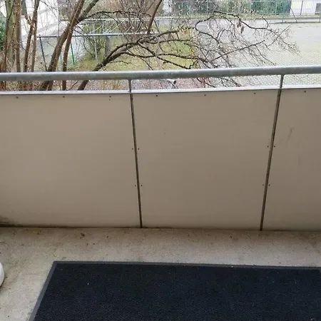  Schoene, Neu Moeblierte 63 Qm Grosse *