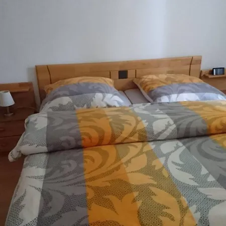 Schoene, Neu Moeblierte 63 Qm Grosse *